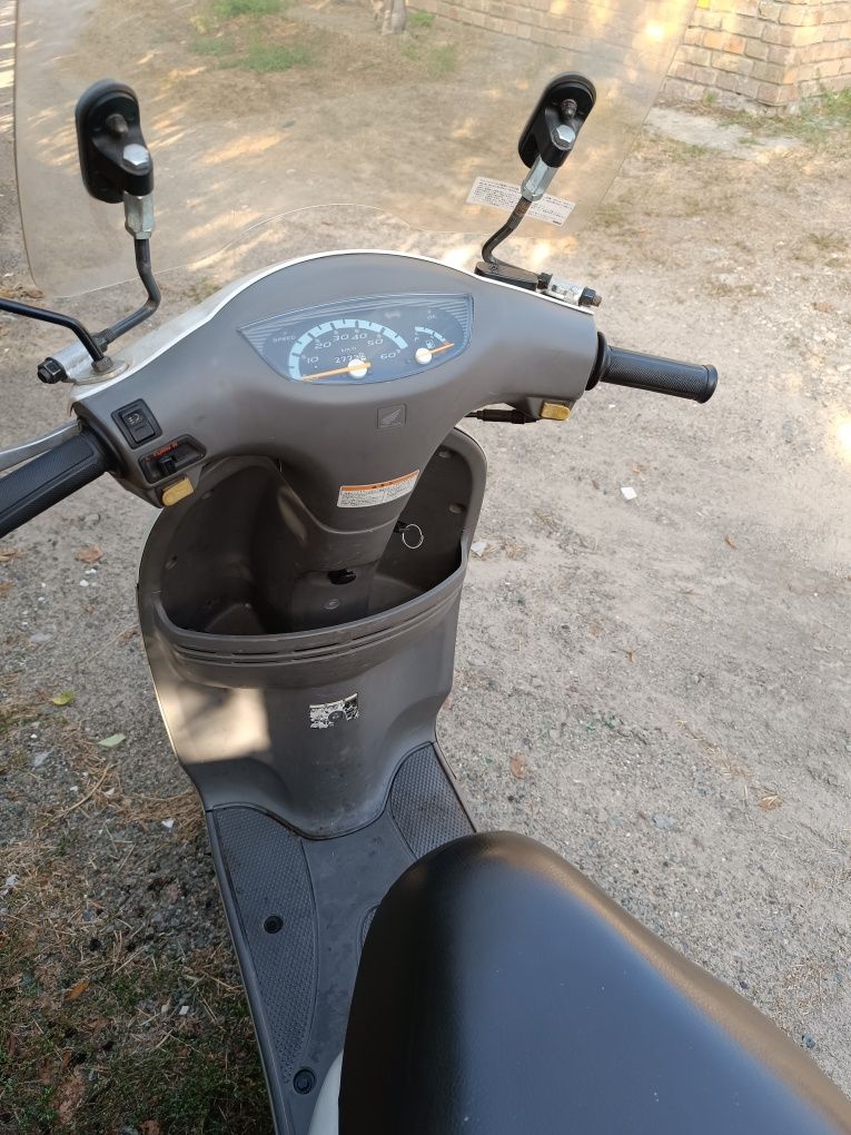 Продам скутер Honda Tact