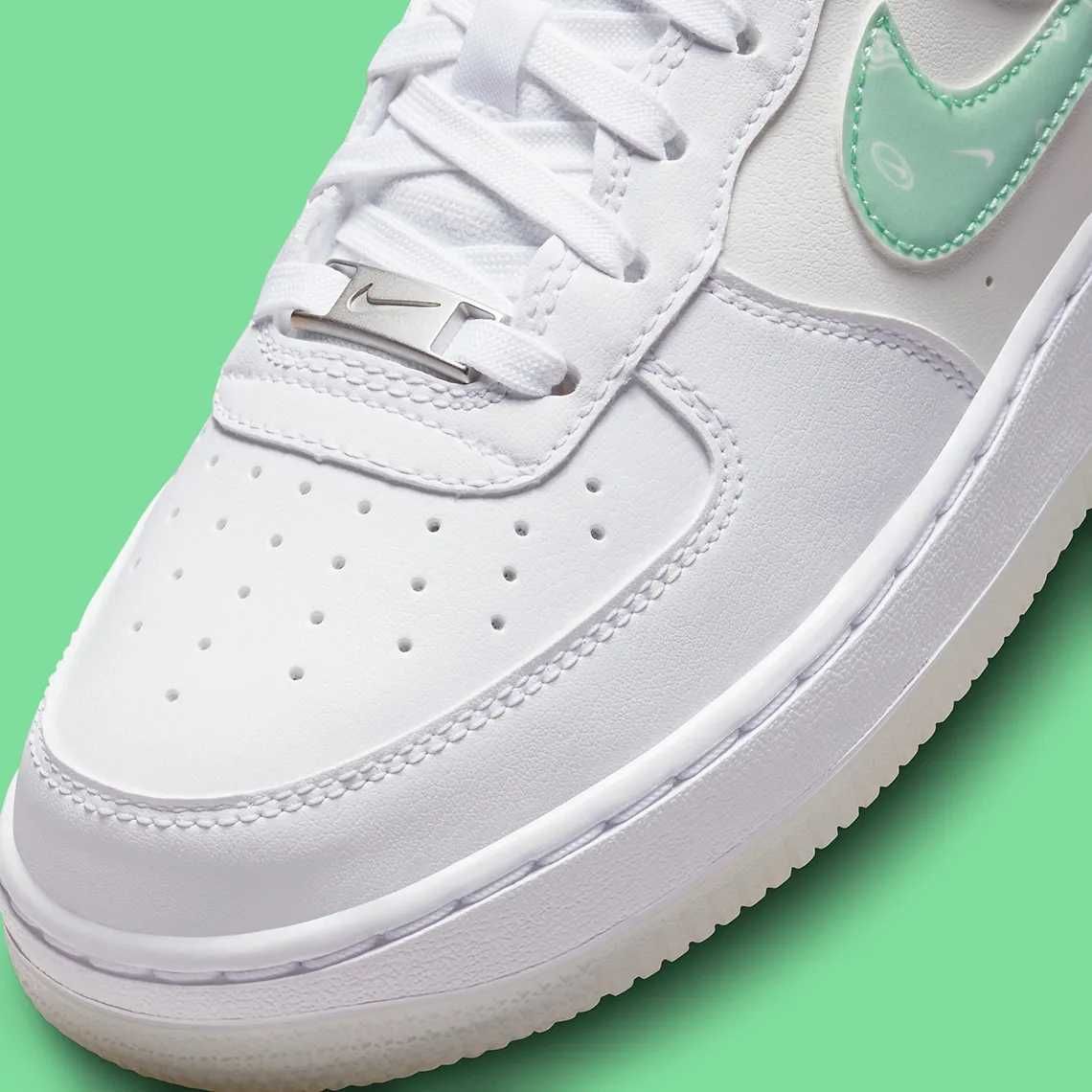 Оригінал! Кросівки Nike AIR FORCE 1 LV8 (GS) FJ7706-131