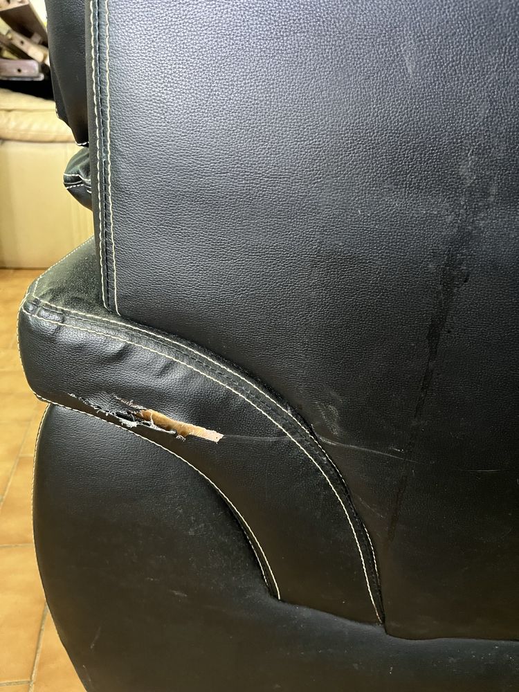 Conjunto de 2 sofás  em pele