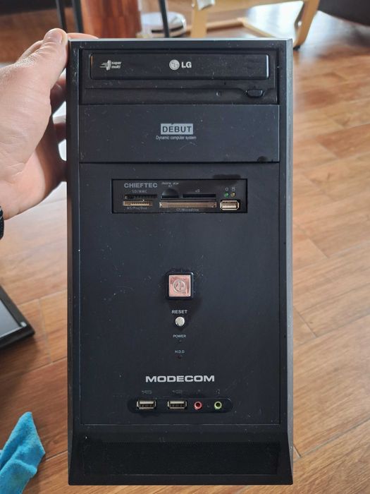 Komputer stacjonarny MODECOM INTEL CORE I5 8GB z monitorem