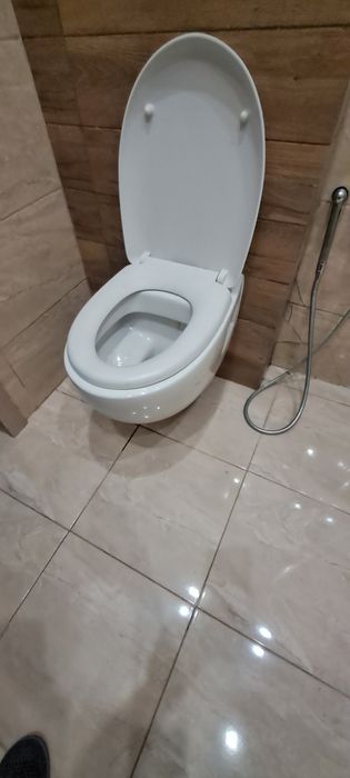 Унітаз підвісний