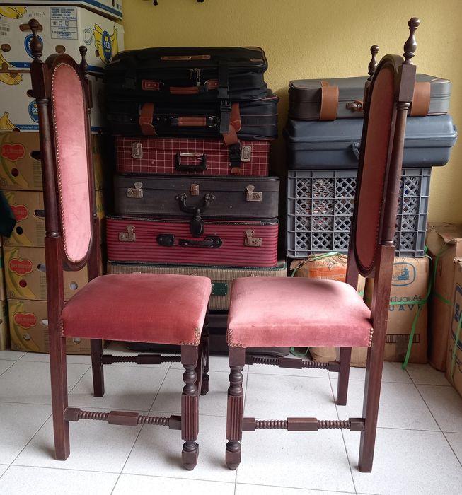 Cadeiras de madeira e veludo - conjunto de 4