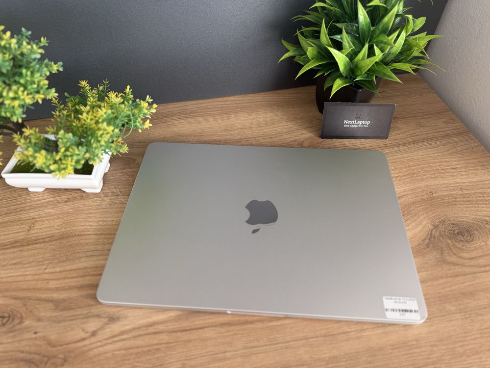 MacBook  Air M2 14" i M2/ 8Gb RAM 256 Gb SSD