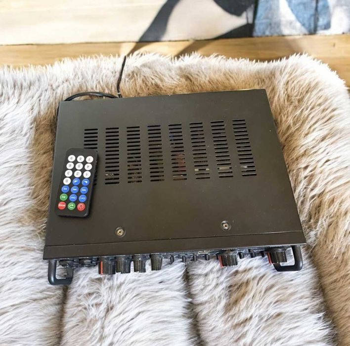 Усилитель звука підсилювач для домашньої акустики