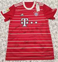 Camisola oficial Bayern Munchen assinada por jogadores