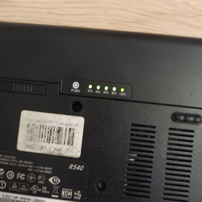 Laptop Samsung R540