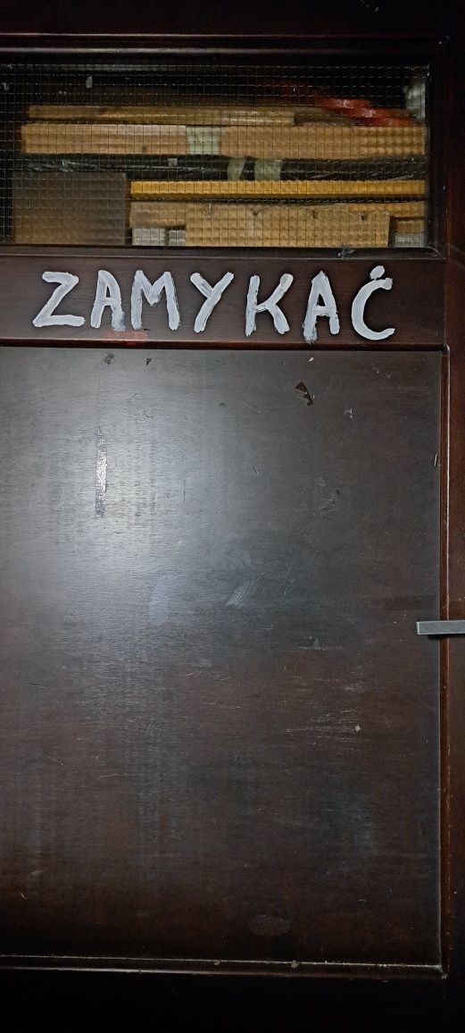 Drzwi zewnętrzne klatkowe drewniane