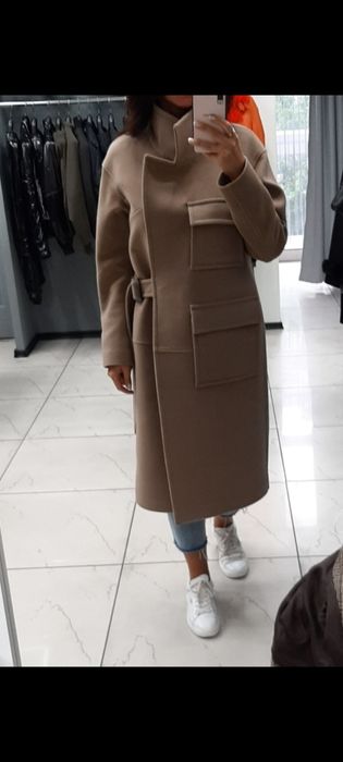 Бежевое кашемировое пальто