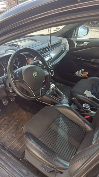 Alfa Romeo Giulietta 1.6 com poucos Kms!!