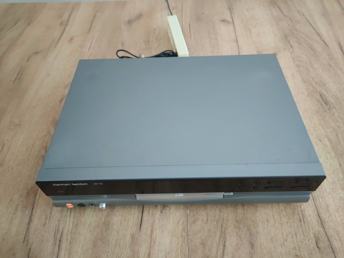 Kompakt Harman Kardon HD755 sprawny w ładnym stanie