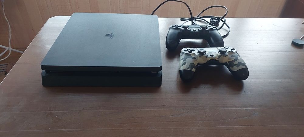 Playstation 4slim