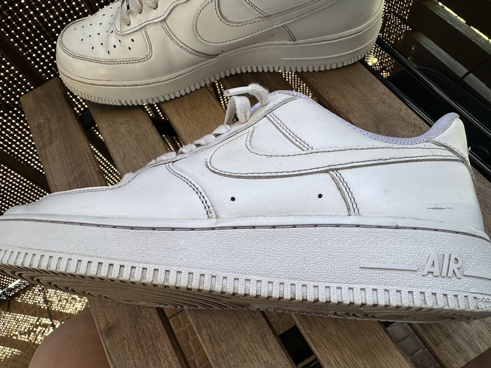 Sprzedam Nike białe Air Force 1 rozmiar 40.5