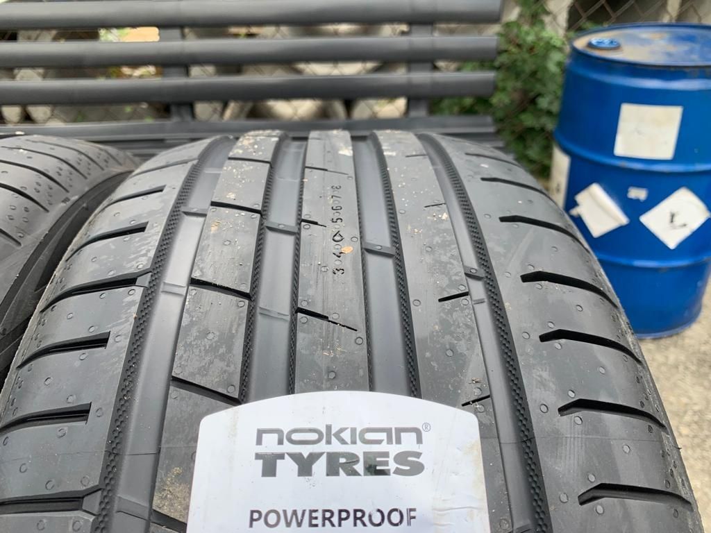 Opony letnie 245/40/18 97y xl nokian powerproof 2022r