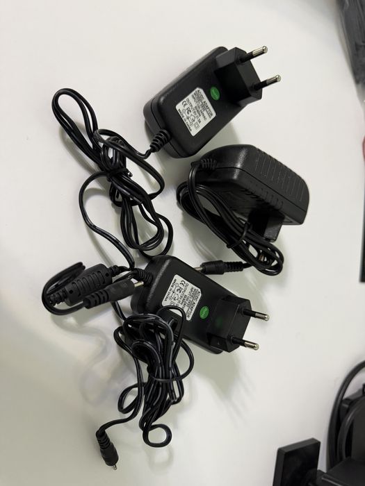 Зарядне на планшет 5V/3A 2.5мм 9V/2A 3.5мм