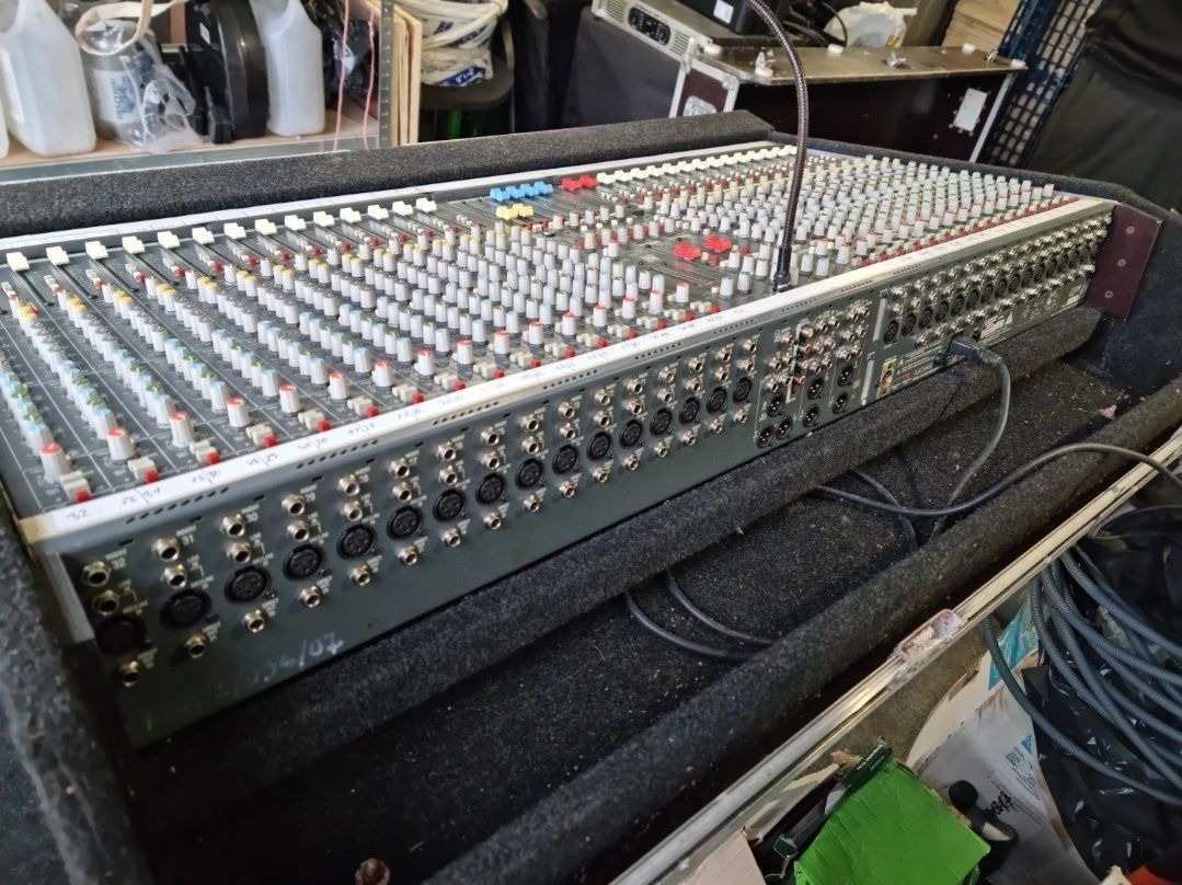 Mikser Allen&Heath GL2200 32kanały mixer estradowy Allen Heath gl 2200