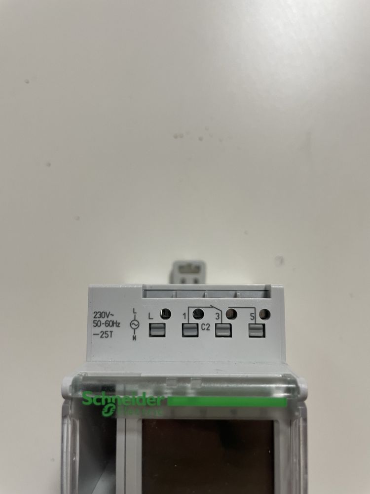 NOWY! programator czasowy Schneider Electric model CCT15452.