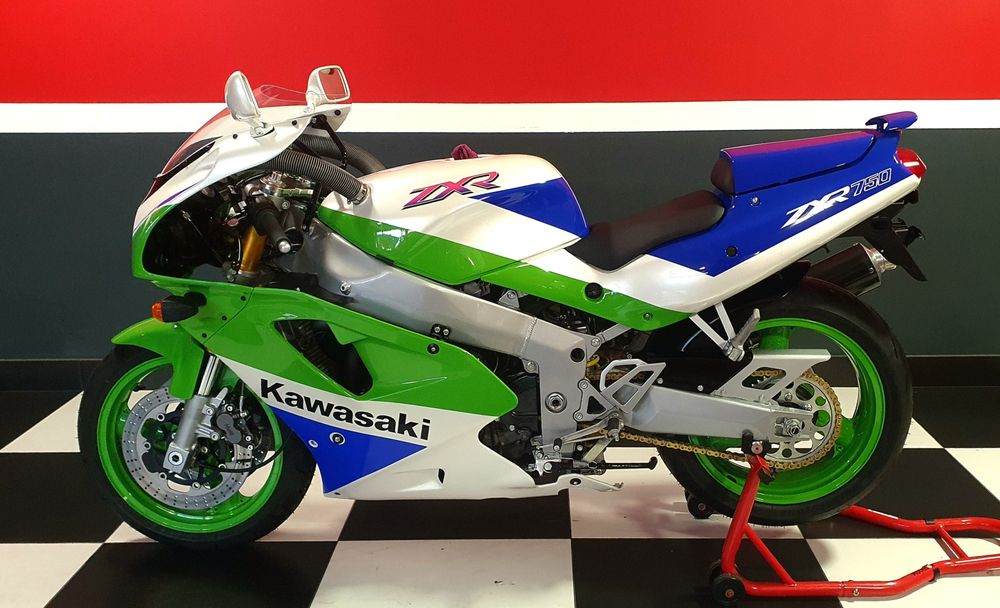 Kawazaki zxr 750