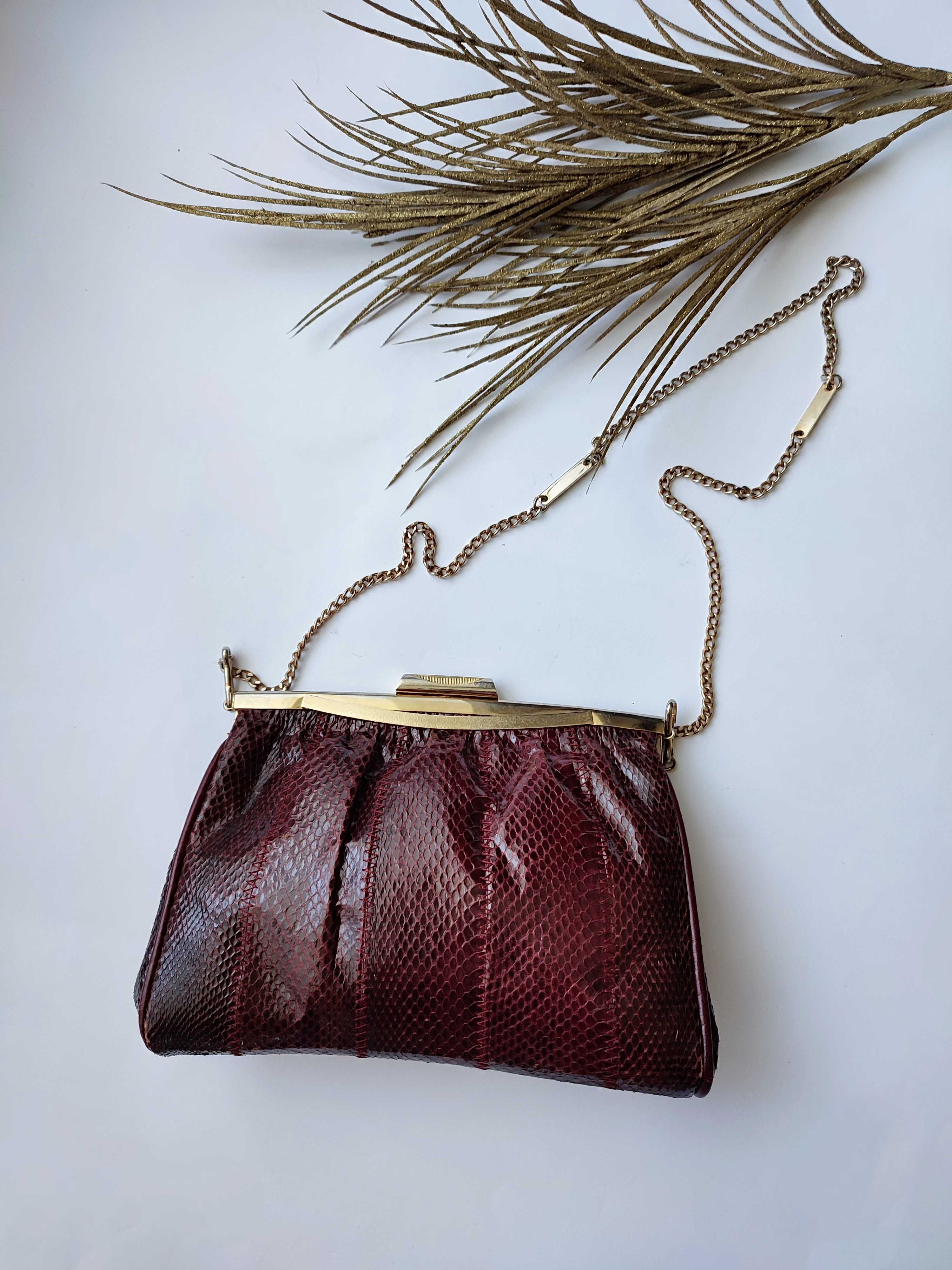 Симпатичная сумочка клатч из натуральной змеиной кожи