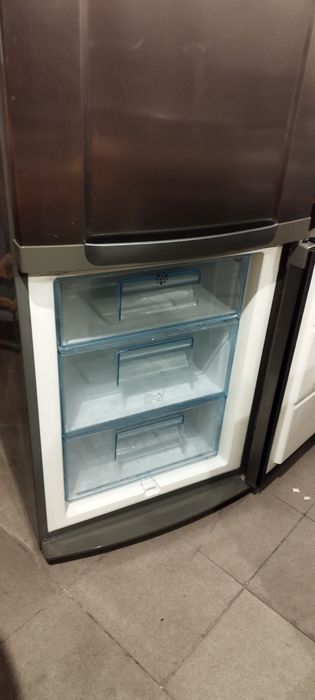 Srebrna Lodówka Electrolux Space Plus - możliwość dowozu