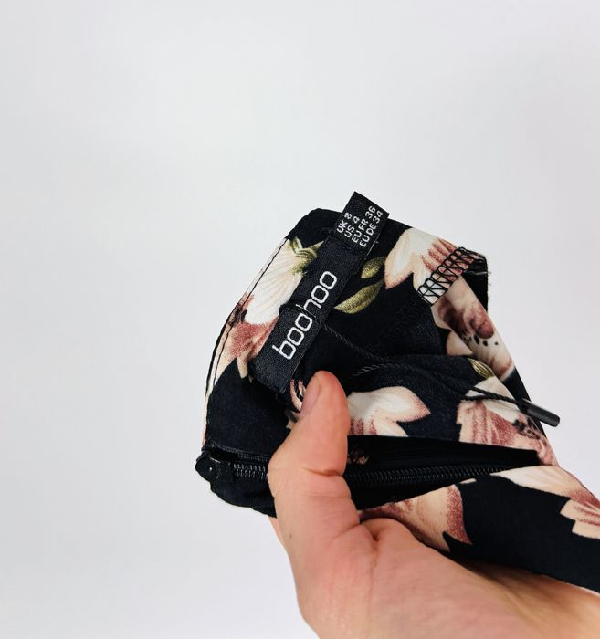 Asymetryczna spódnica w kwiaty S 36 Boohoo