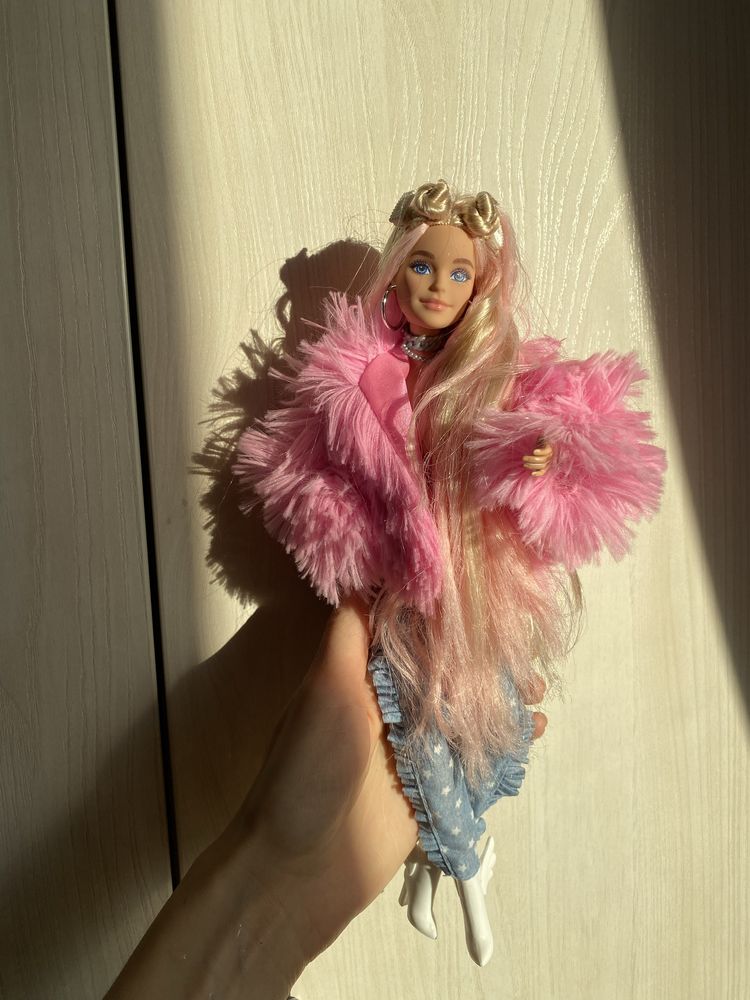 Нова стильна лялька Barbie Extra