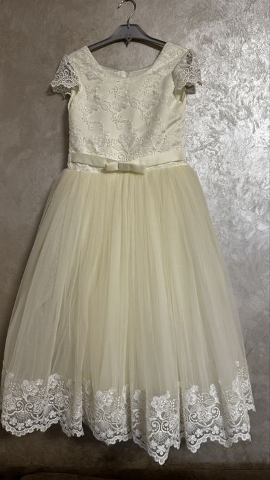 Вишукана сукня для дівчинки (9–10 років) | айворі