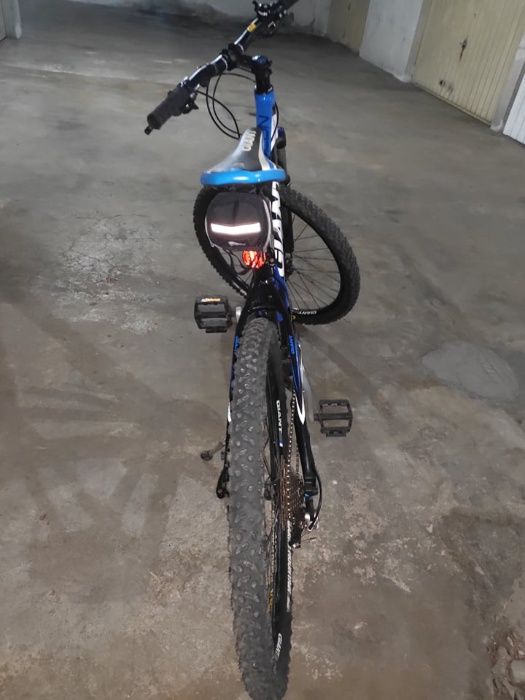 Bicicleta todo o terreno de marca "GIANT"