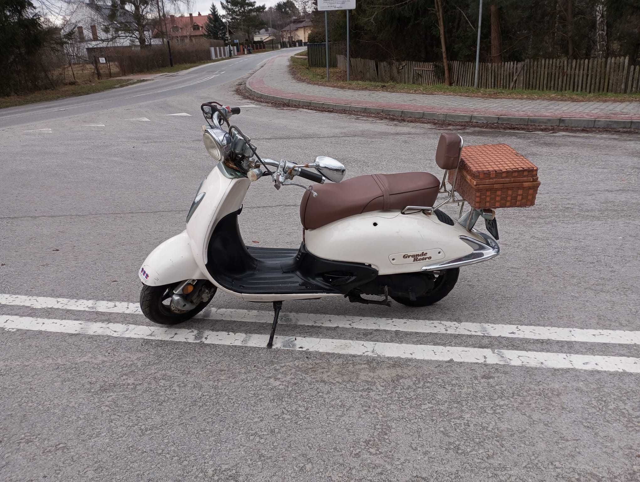 Skuter RETRO 50CM 4T czterosuwowy rozrusznik typu Vespa Lambretta 2016