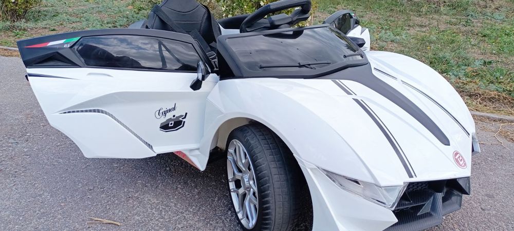 Дитячий акумуляторний автомобіль