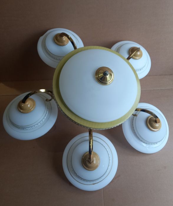 Люстра большая на 7 лампочек