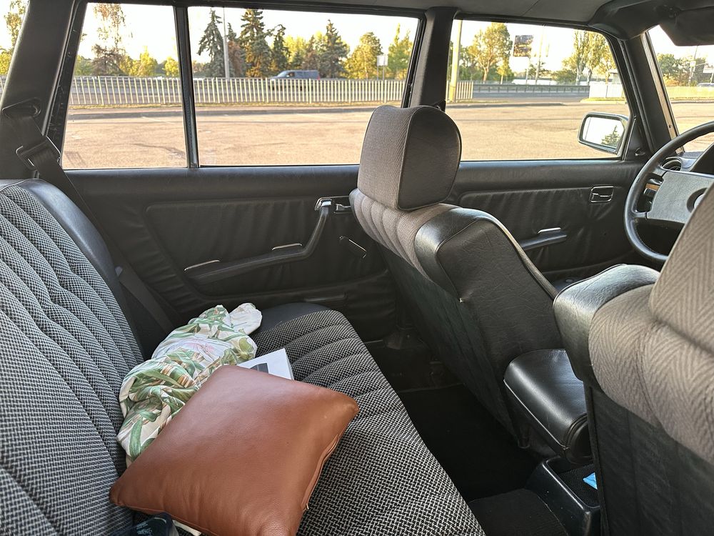 Продам Mercedes 300TD Turbodiesel (W123)
