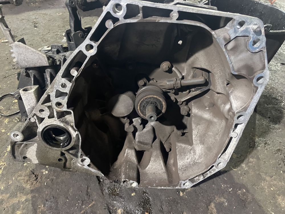 Коробка передач механічна КПП Nissan Qashqai J10 Juke 1.6i 8200367222