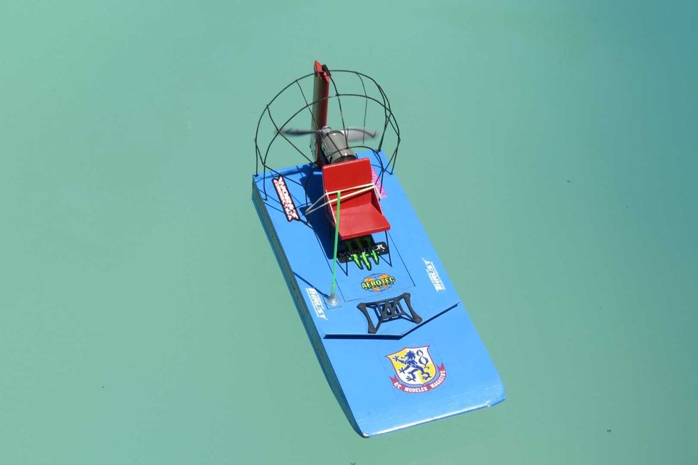 Hidrodeslizador balsa;motor Graupner 6308 Speed 500SP 8,4v;ler anuncio