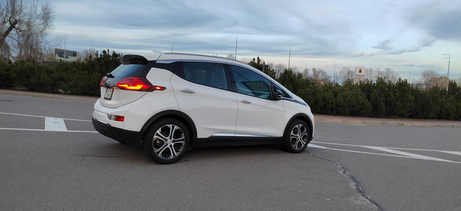 Продам Chevrolet Bolt EV Premier