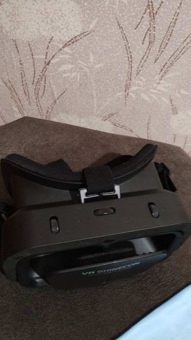 Окуляри 3D віртуальної реальності.