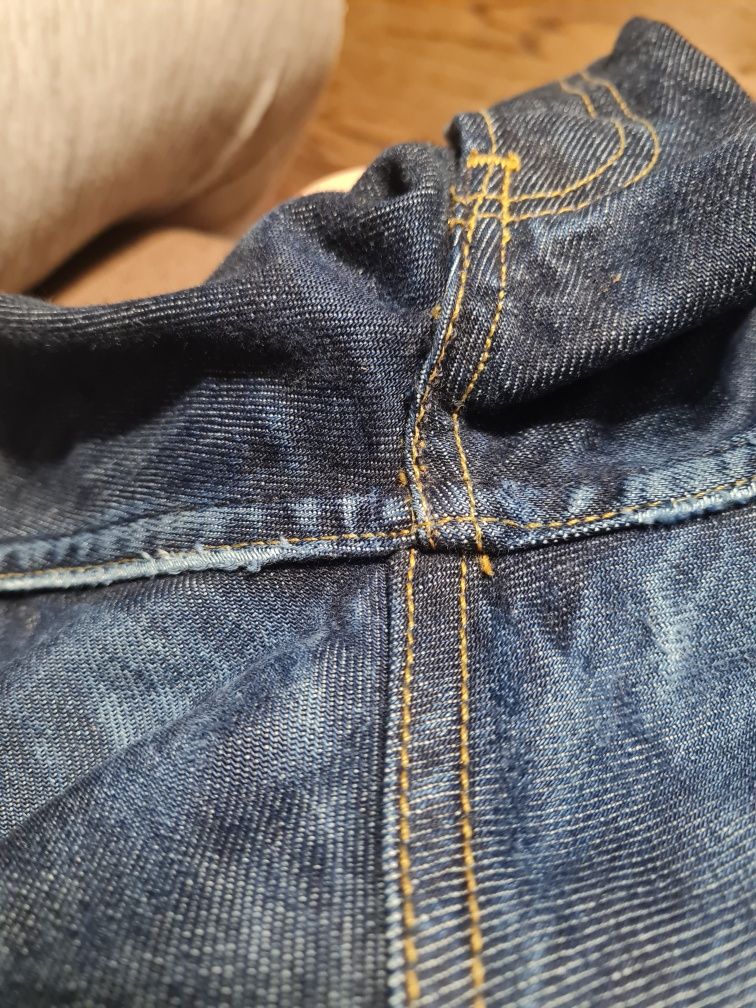 Продам джинсы  Levi's  W 26 L 30