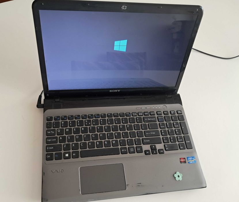 Laptop Sony Vaio SVE1512M6ESI • i3 • 4GB RAM • Sprawny •