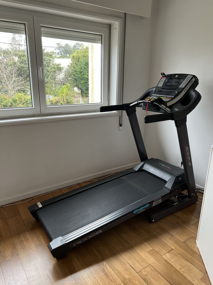 Passadeira de Correr BH RC02W