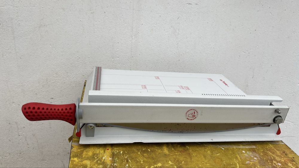 Guilhotina de Papel Yosan 44 – Profissional