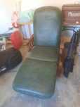Sofa em couro e madeira