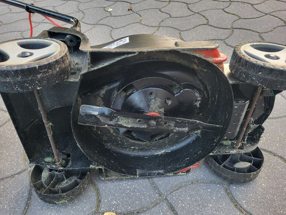 Kosiarka elektryczna Bosch ARM 3200 z koszem z funkcją mulczera 1200w