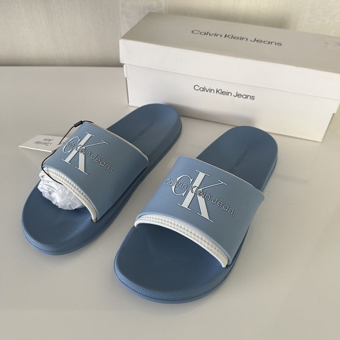 Жіночі шльопанці