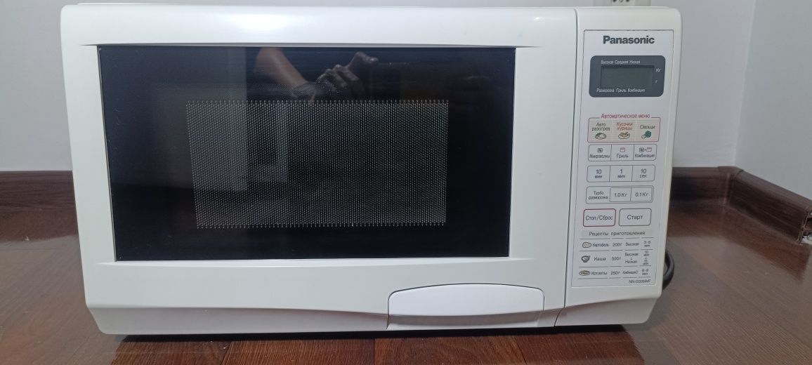 Мікрохвильова піч Panasonic NN-G335WF