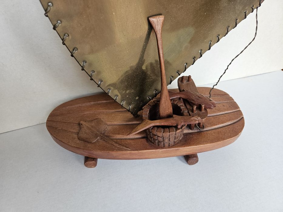 Barco Madeira e Metal Artesanal com 3 figuras madeira Usado