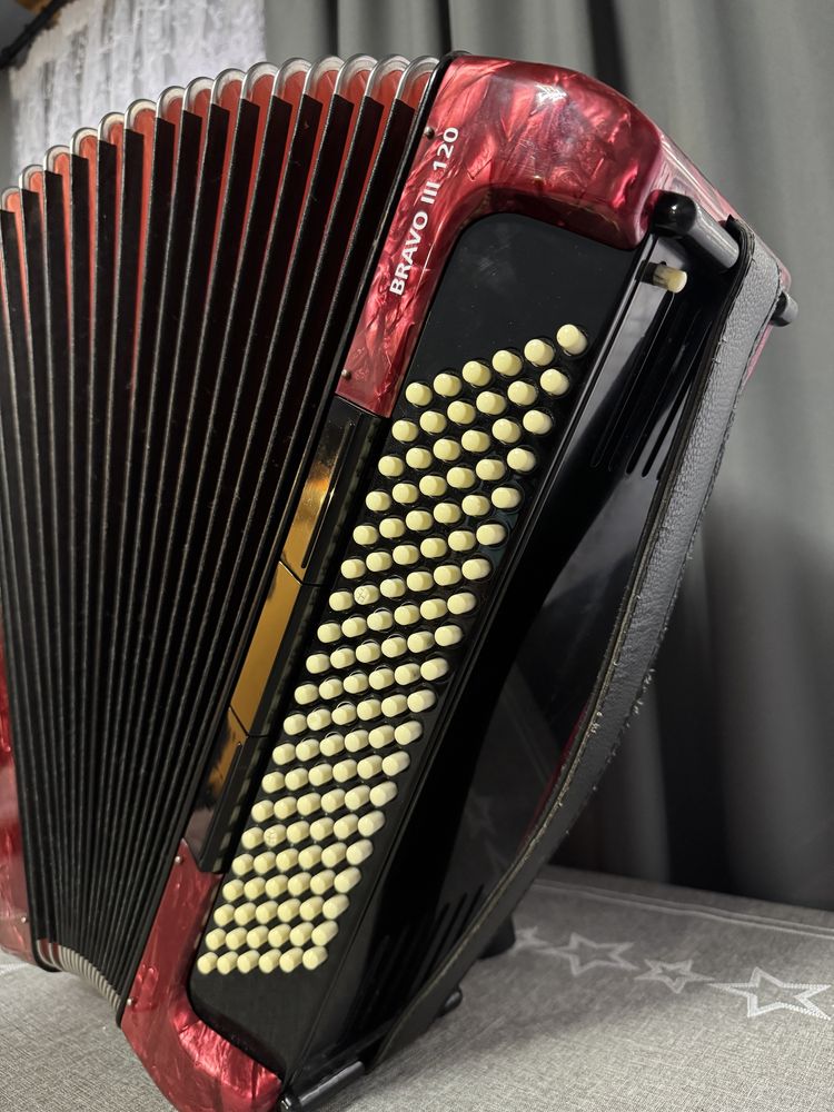 Akordeon hohner bravo3
