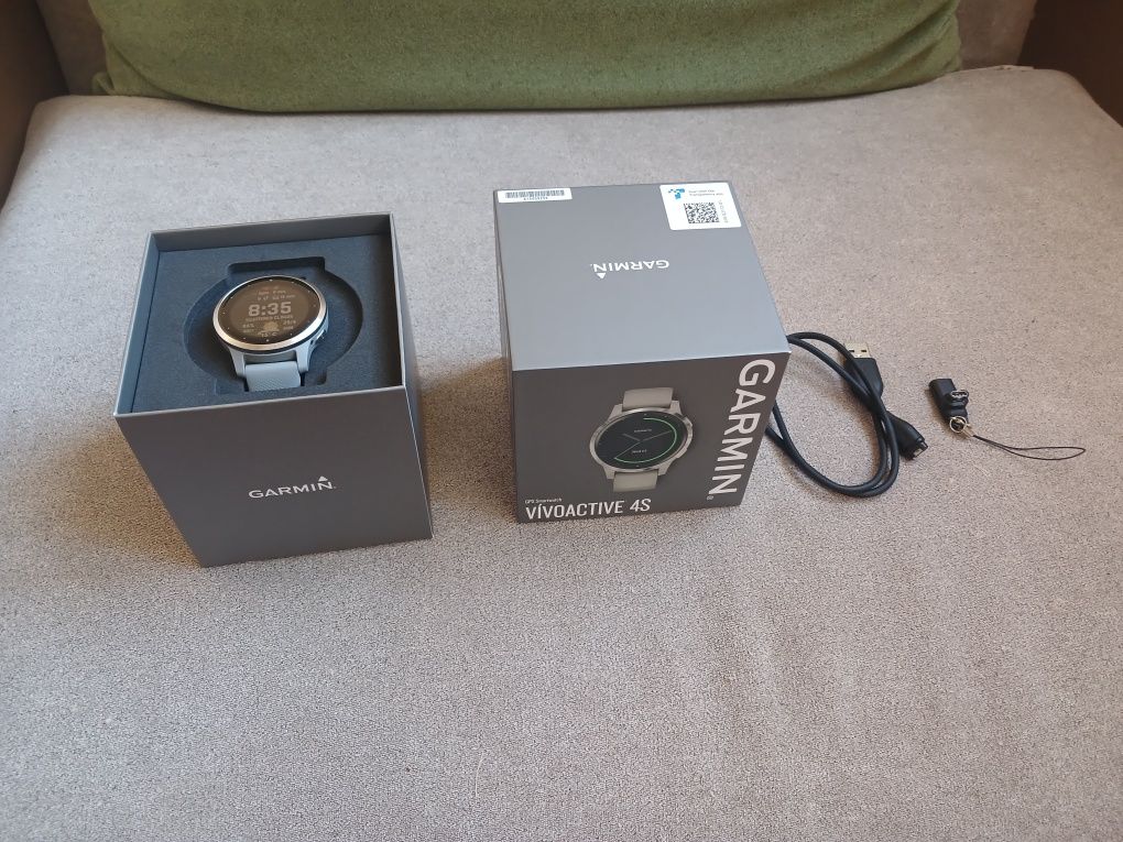 Garmin Vivoactive 4S grey