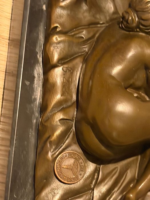 Фигура Скульптура Эротика Бронза мужчина и женщина в любви Подпись