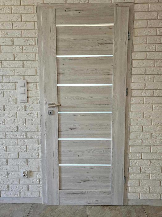 Drzwi pokojowe dąb silver prawe 80