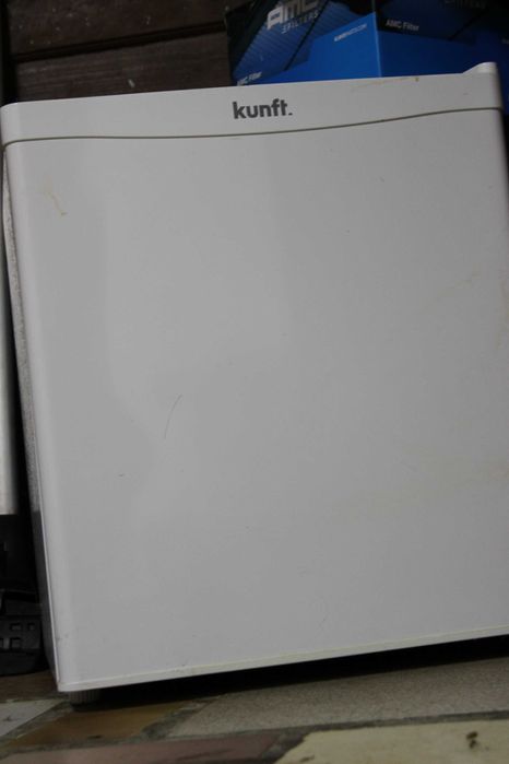 Mini frigorífico a trabalhar