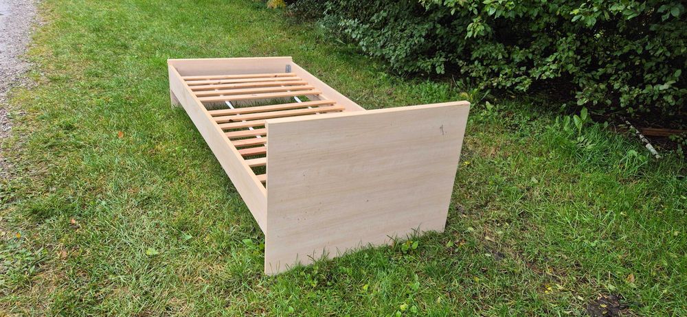 Łóżko szer. 90 cm